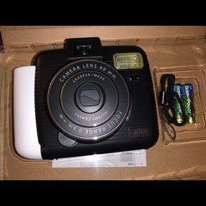 Instant camera